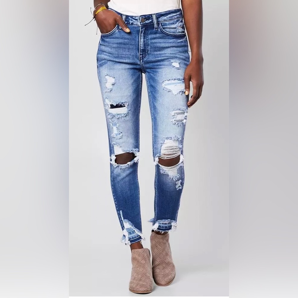 KanCan Distressed Ankle Skinny